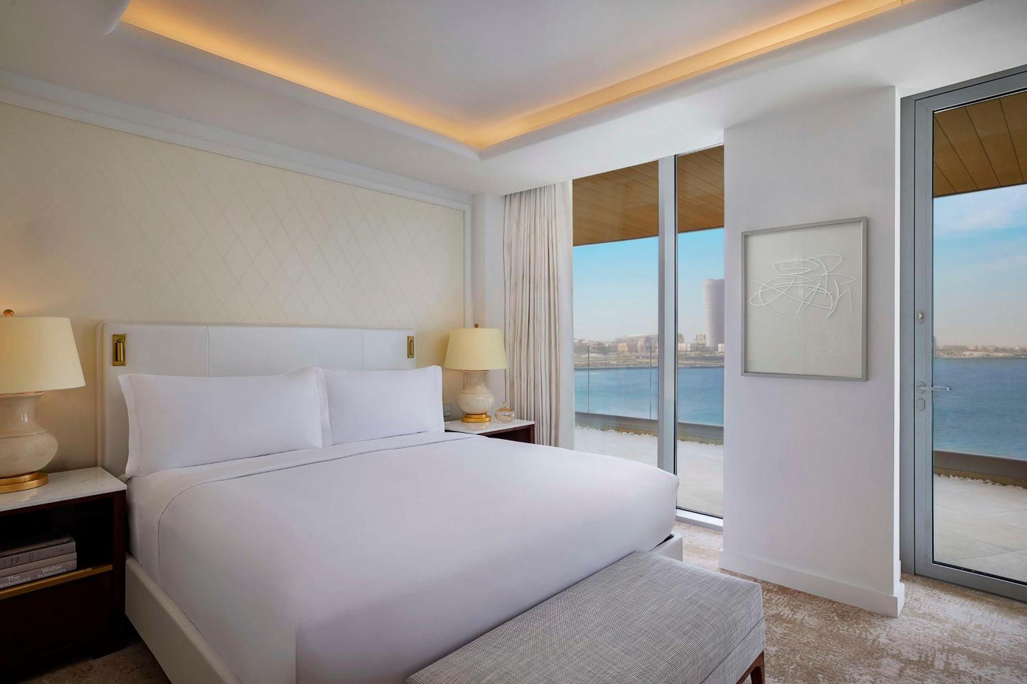 Waldorf Astoria Doha Lusail Extérieur photo A bedroom at the hotel