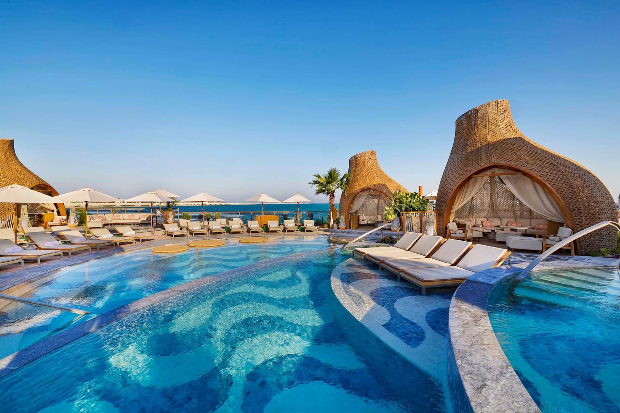 Waldorf Astoria Doha Lusail Extérieur photo The resort's pool