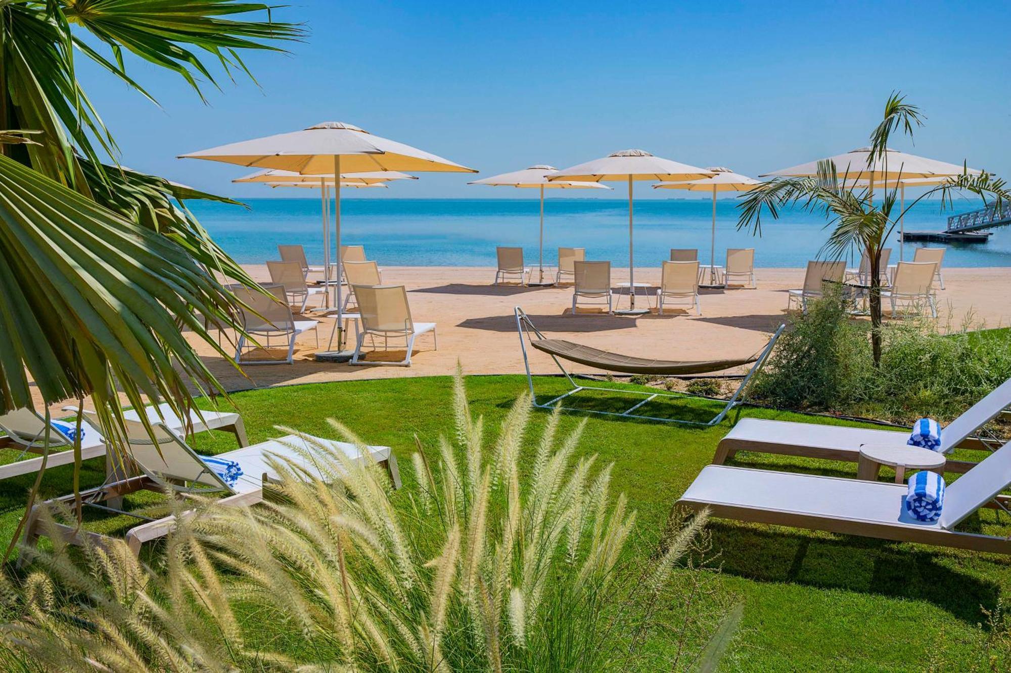 Waldorf Astoria Doha Lusail Extérieur photo Beach at the Four Seasons Resort