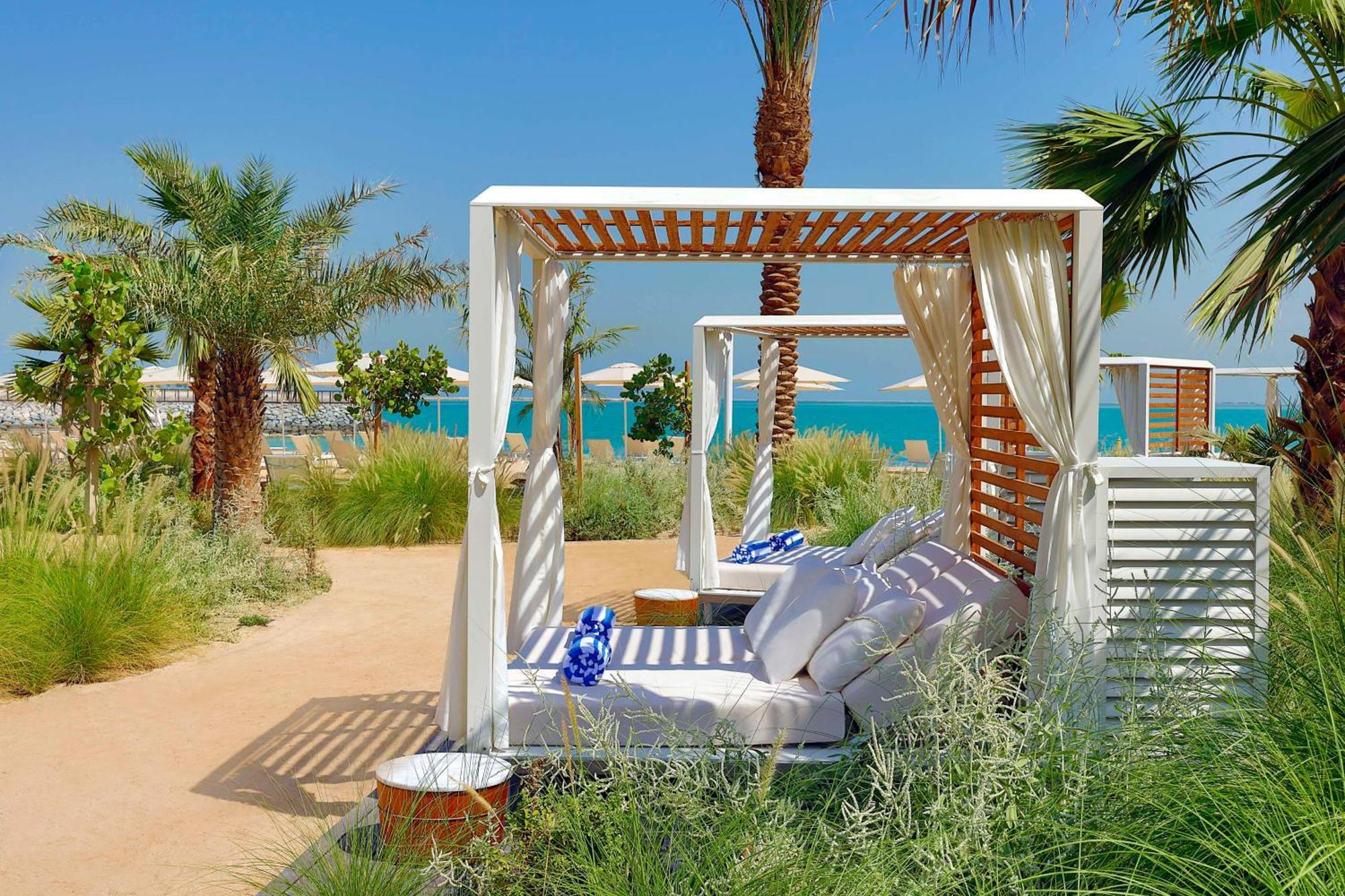 Waldorf Astoria Doha Lusail Extérieur photo Cabana at Jumeirah Beach Hotel