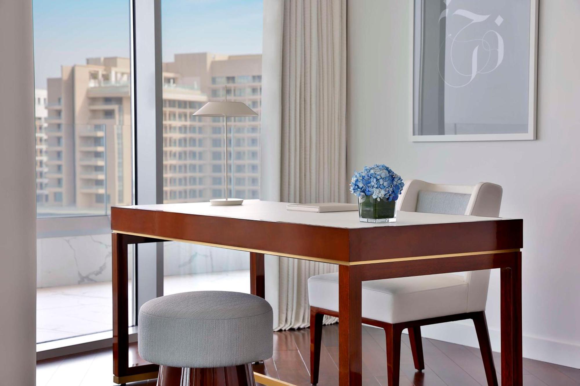 Waldorf Astoria Doha Lusail Extérieur photo A dining room at the Ritz-Carlton, Tel Aviv